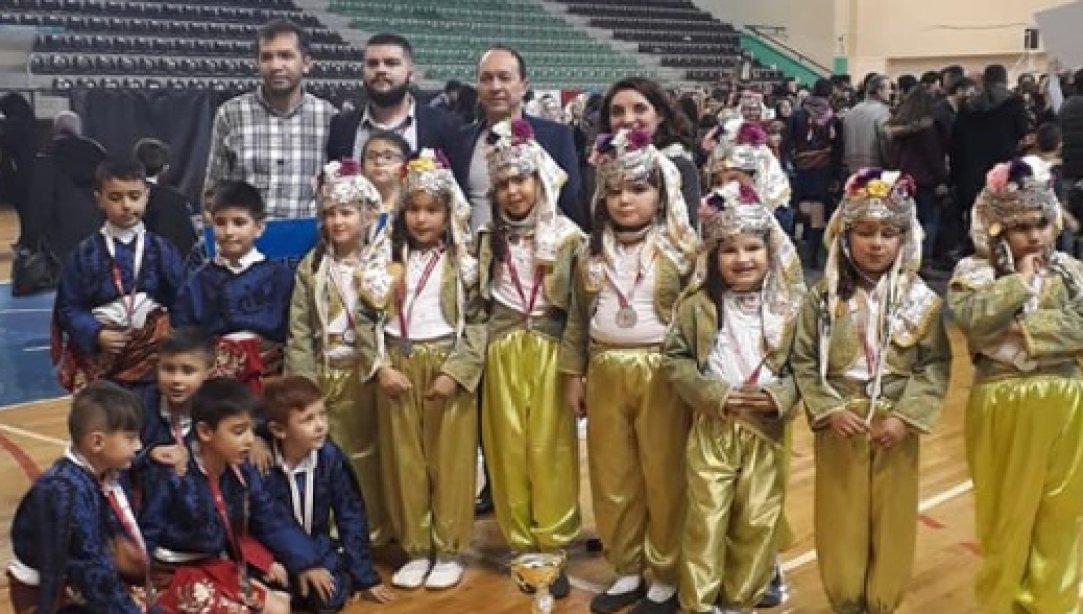 Ahmet Terzioğlu İlkokulu Halk Oyunları Yarışmasında Gururlandırdı