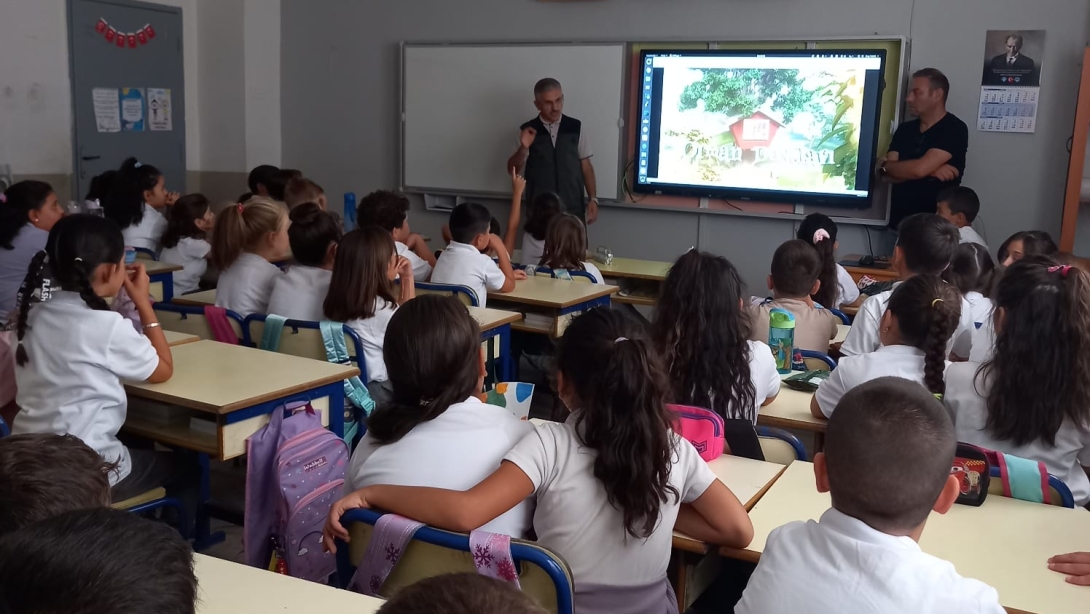 Her Çocuk Bir Fidan...